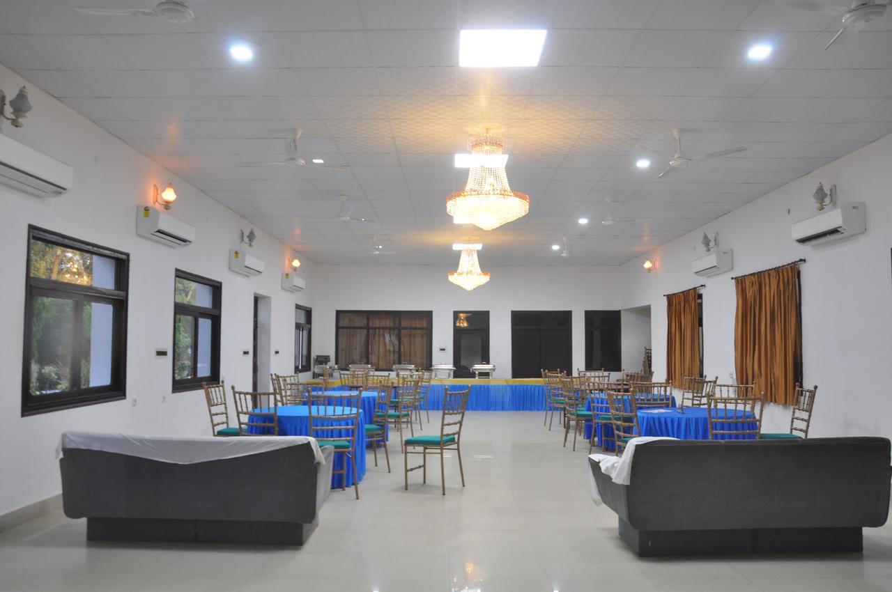 Hotel Eagle Nest Bharatpur Exterior photo