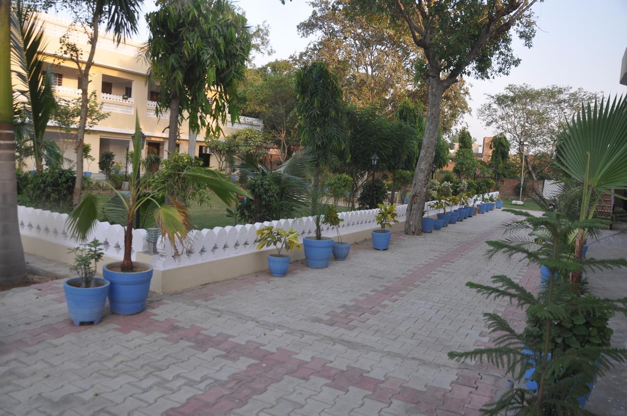 Hotel Eagle Nest Bharatpur Exterior photo