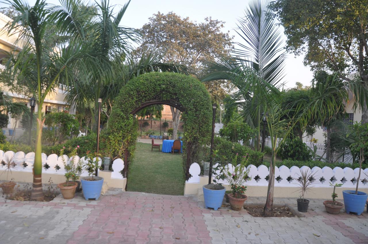 Hotel Eagle Nest Bharatpur Exterior photo